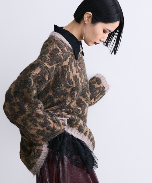 MONOe（モノエ）の「立体ヒョウ柄オーバーニット/ユニセックス（ニット/セーター・レディース・カーキ/レッド・FREE）」の14枚目の写真