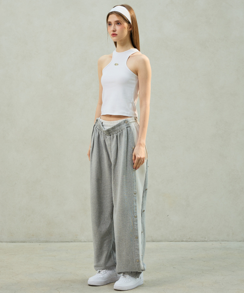 ARI(アリ)の「POPPY SLEEVELESS TOP / WHITE(Tシャツ/カットソー・レディース・ホワイト・FREE)」の4枚目の写真
