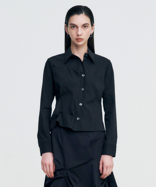 KIMZISU(キムジス)の「DOZI - Pinched Unbalance shirt _ BLACK(ビジネスシャツ・レディース・その他・SMALL/MEDIUM)」の2枚目の写真