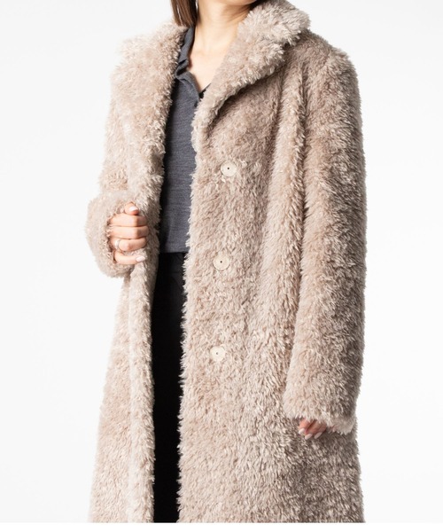 HERNO（ヘルノ）の「HERNO CURLY ALTERNATIVE FUR COAT ヘルノ オルタナティブ ファー コート（ムートンコート・レディース・クリーム・42/40）」の7枚目の写真