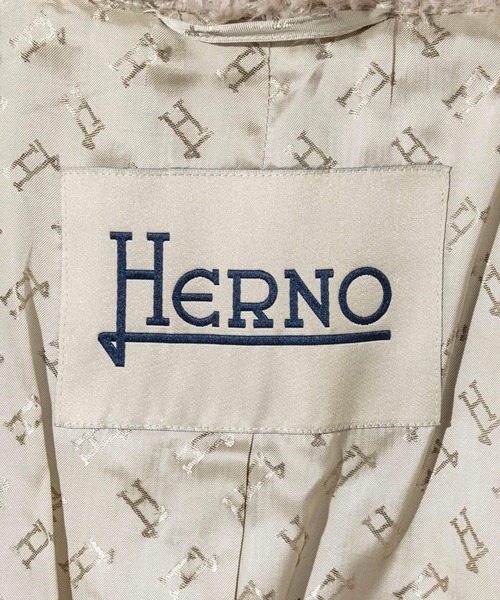 HERNO（ヘルノ）の「HERNO CURLY ALTERNATIVE FUR COAT ヘルノ オルタナティブ ファー コート（ムートンコート・レディース・クリーム・42/40）」の15枚目の写真