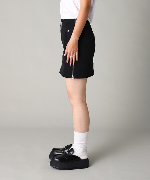 TOGA PULLA(トーガ プルラ)の「TOGA PULLA Memory grosgrain mini skirt TP252-FG227(スカート・レディース・ブラック・38)」の3枚目の写真