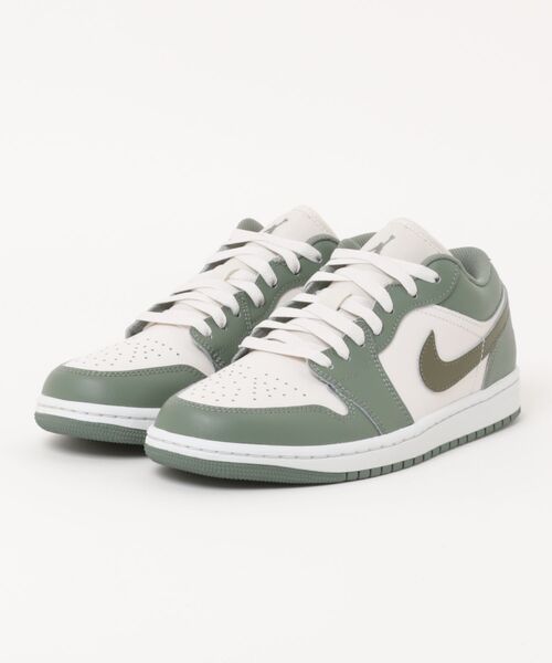 JORDAN BRAND(ジョーダンブランド)の「JORDAN BRAND AIR JORDAN 1 LOW ジョーダン 1 LOW M553558B 300VTGGRN/MDOLI(スニーカー・メンズ・グリーン・25.0cm/25.5cm/26.0cm/26.5cm/27.0cm/27.5cm/28.0cm/28.5cm/29.0cm)」の1枚目の写真