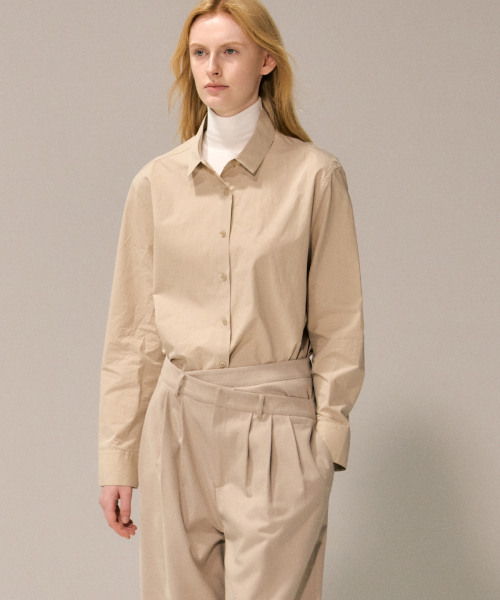 RIDIFI(リディフィ)の「ベーシックコットンシャツ (ベージュ)(シャツ/ブラウス・レディース・その他・SMALL/MEDIUM)」の1枚目の写真