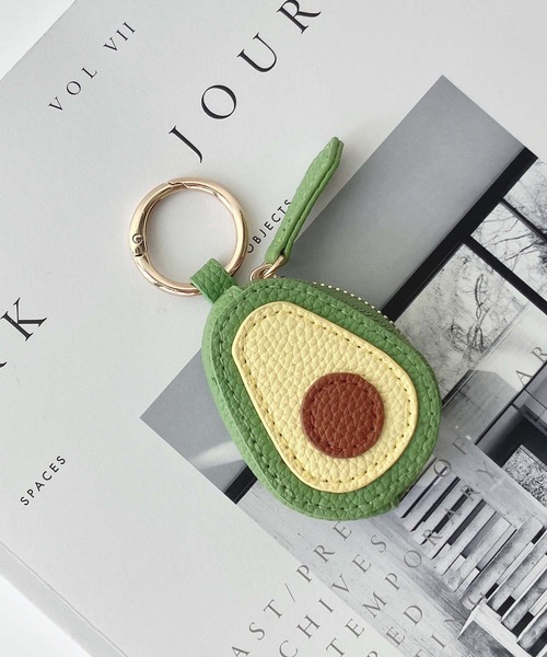 AS KNOW AS plus（アズノゥアズプラス）の「フルーツミニポーチチャーム（ポーチ・レディース・C/D/A/B・FREE）」の2枚目の写真