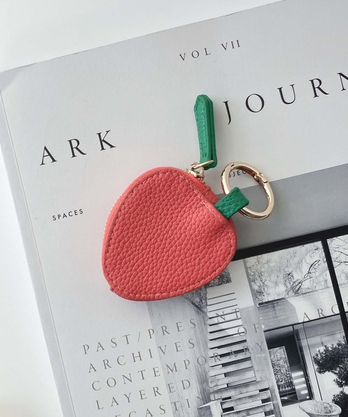 AS KNOW AS plus（アズノゥアズプラス）の「フルーツミニポーチチャーム（ポーチ・レディース・C/D/A/B・FREE）」の7枚目の写真