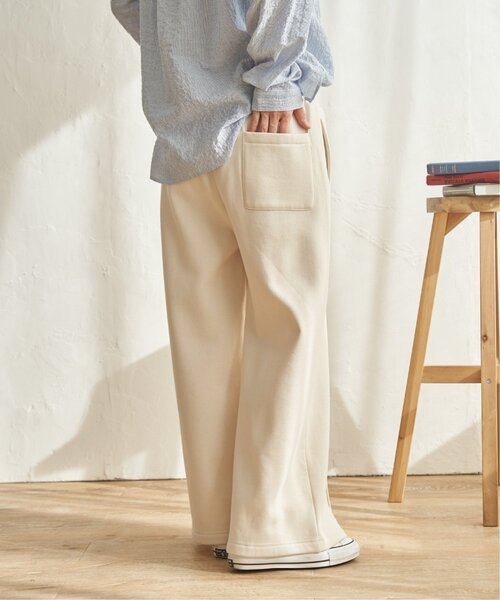 LBC（エルビーシー）の「裏起毛センタータックイージーパンツ（スウェットパンツ・レディース・グレー/アイボリー/ブラック/ダークブラウン・L/M）」の17枚目の写真