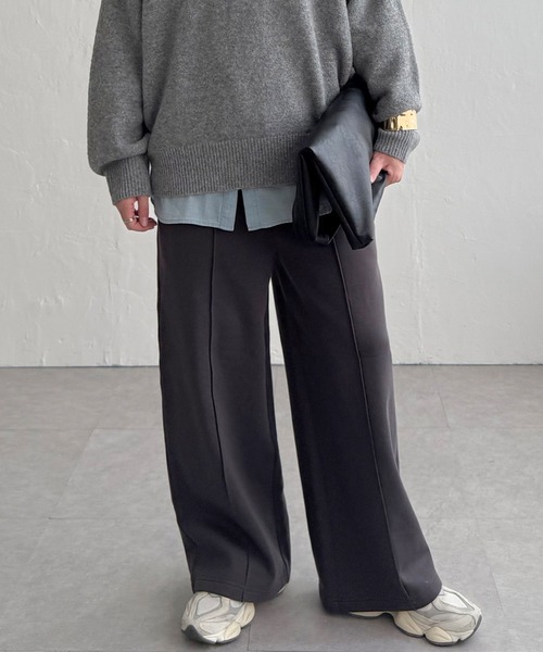 LBC（エルビーシー）の「裏起毛センタータックイージーパンツ（スウェットパンツ・レディース・グレー/アイボリー/ブラック/ダークブラウン・L/M）」の3枚目の写真