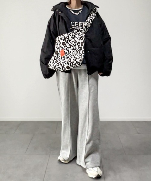 LBC（エルビーシー）の「裏起毛センタータックイージーパンツ（スウェットパンツ・レディース・グレー/アイボリー/ブラック/ダークブラウン・L/M）」の9枚目の写真