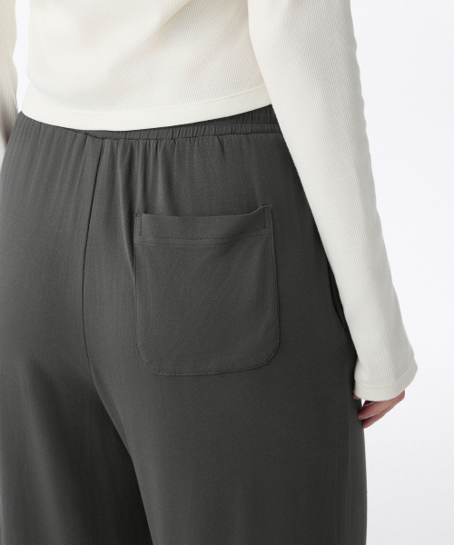 MUSINSA STANDARD WOMAN（ムシンサスタンダードウーマン）の「ウィメンズジャージワイドラウンジパンツ[ダークグレー]（スウェットパンツ・レディース・その他・LARGE/MEDIUM/SMALL/X-SMALL）」の4枚目の写真