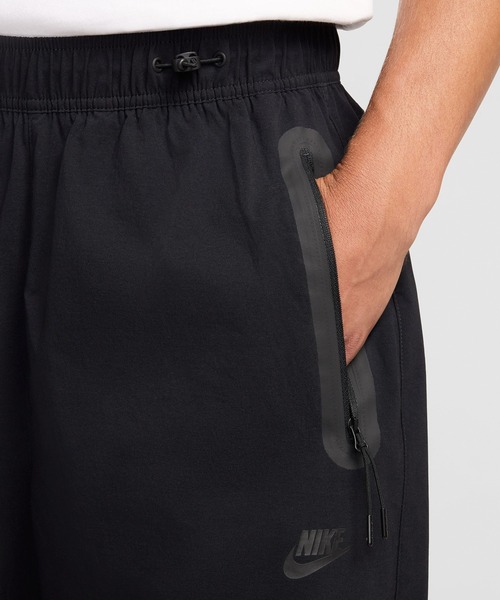 NIKE(ナイキ)の「NIKE Tech Woven Jogger Pants IU7637(その他パンツ・メンズ・ブラック・M/L)」の4枚目の写真
