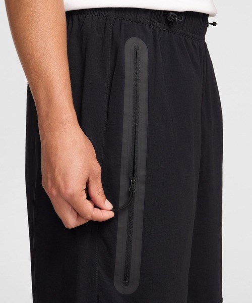 NIKE(ナイキ)の「NIKE Tech Woven Jogger Pants IU7637(その他パンツ・メンズ・ブラック・M/L)」の5枚目の写真