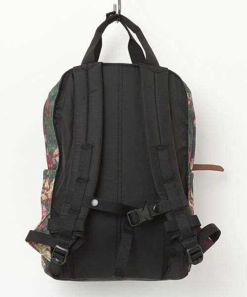 GREGORY(グレゴリー)の「イージーピージーデイ EASY PEASY DAY ボタニカルタペストリー(バックパック/リュック・メンズ・レッド系その他・ONE SIZE)」の5枚目の写真