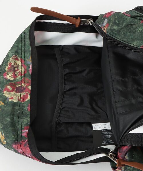 GREGORY(グレゴリー)の「イージーピージーデイ EASY PEASY DAY ボタニカルタペストリー(バックパック/リュック・メンズ・レッド系その他・ONE SIZE)」の3枚目の写真