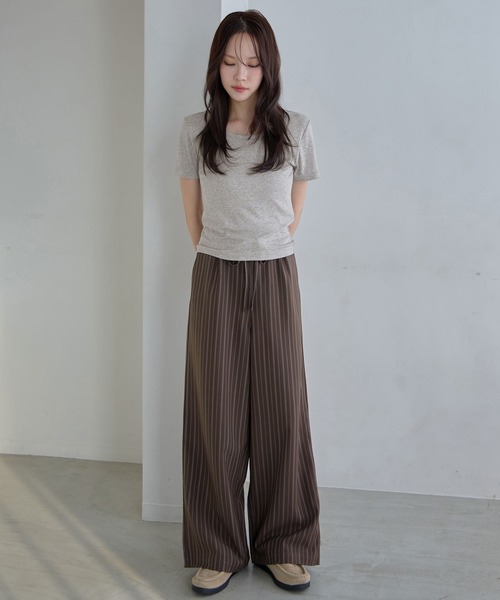 CHAN ME（チャンミ）の「ストライプタックワイドパンツ（スラックス・レディース・ブラウン/ブラック/グレー・MEDIUM/LARGE/X-LARGE）」の5枚目の写真
