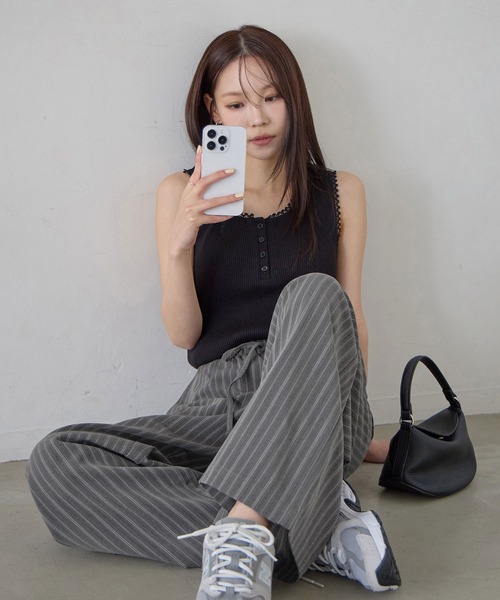 CHAN ME（チャンミ）の「ストライプタックワイドパンツ（スラックス・レディース・ブラウン/ブラック/グレー・MEDIUM/LARGE/X-LARGE）」の11枚目の写真