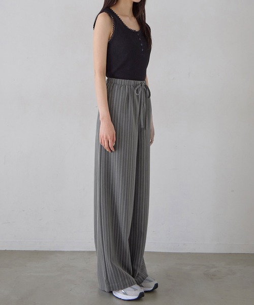 CHAN ME（チャンミ）の「ストライプタックワイドパンツ（スラックス・レディース・ブラウン/ブラック/グレー・MEDIUM/LARGE/X-LARGE）」の15枚目の写真