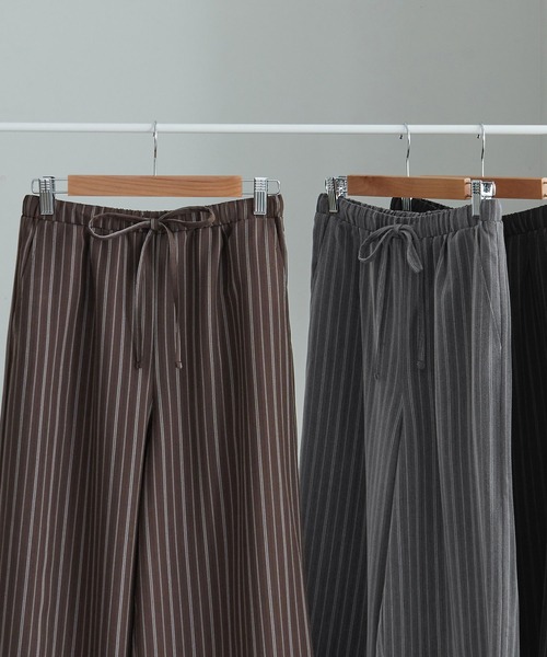CHAN ME（チャンミ）の「ストライプタックワイドパンツ（スラックス・レディース・ブラウン/ブラック/グレー・MEDIUM/LARGE/X-LARGE）」の20枚目の写真
