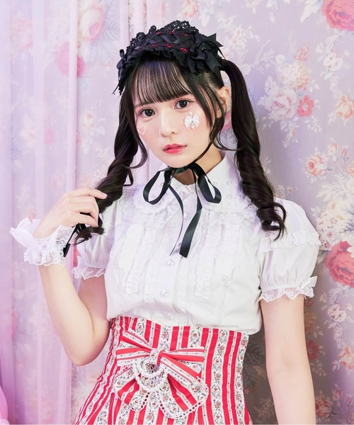 BODYLINE（ボディライン）の「ハートパールボタンの半袖レースフリルブラウス（シャツ/ブラウス・レディース・オフホワイト/ブラック・L/2L/4L/M）」の2枚目の写真