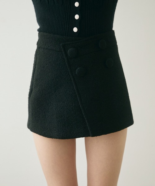 TITTY&CO.（ティティーアンドコー）の「クラシカルボタン付きミニスカート（スカート・レディース・ブラック/グレー・FREE）」の2枚目の写真