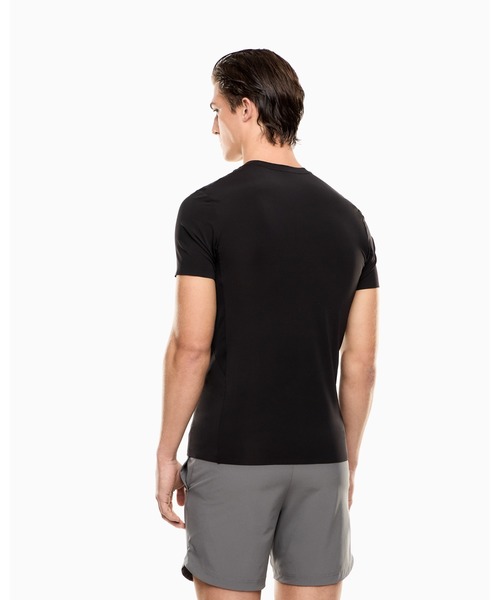 EMPORIO ARMANI EA7（エンポリオアルマーニイーエーセブン）の「【エンポリオ アルマーニ EA7】Dynamic Athlete Tシャツ VIGOR7テクニカルファブリック（Tシャツ/カットソー・メンズ・ブラック・LARGE/MEDIUM/SMALL/X-LARGE/XX-LARGE）」の3枚目の写真