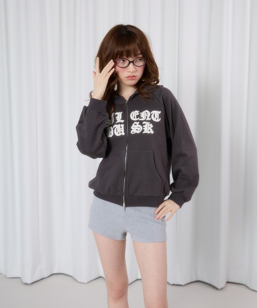 FCMM(エフシーエムエム)の「【日本限定】EYELET PATCH HOODIE / アイレットパッチフーディ(パーカー・レディース・グレー/チャコールグレー/グリーン系その他・SMALL/MEDIUM)」の5枚目の写真