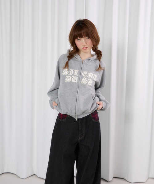FCMM(エフシーエムエム)の「【日本限定】EYELET PATCH HOODIE / アイレットパッチフーディ(パーカー・レディース・グレー/チャコールグレー/グリーン系その他・SMALL/MEDIUM)」の22枚目の写真