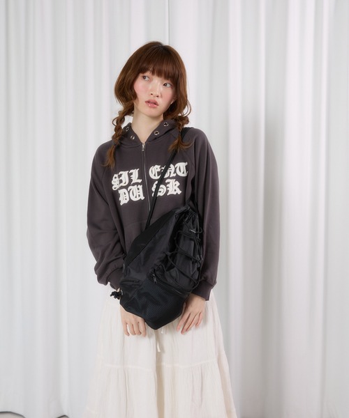 FCMM(エフシーエムエム)の「【日本限定】EYELET PATCH HOODIE / アイレットパッチフーディ(パーカー・レディース・グレー/チャコールグレー/グリーン系その他・SMALL/MEDIUM)」の18枚目の写真