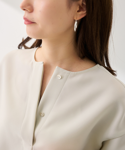 FRAMeWORK(フレームワーク)の「ライトダブルクロスコクーンブラウス(シャツ/ブラウス・レディース・ブラック/アイボリー/ベージュ・FREE)」の22枚目の写真