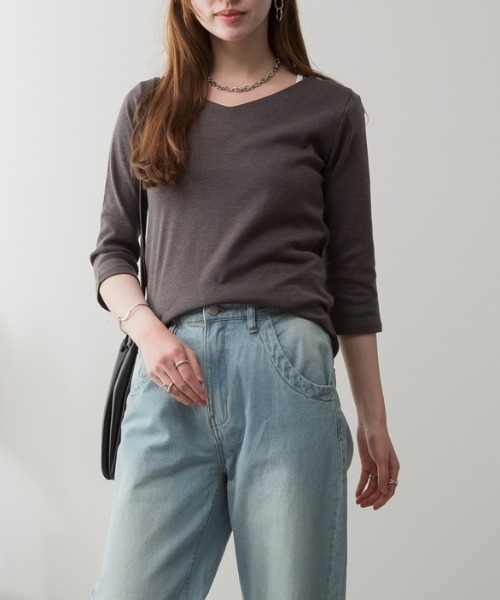 RCD(アールシーディー)の「Vネック七分袖プルオーバー(Tシャツ/カットソー・レディース・ブラック/カーキ/チャコールグレー/杢グレー/オフホワイト・M/L/LL/3L)」の3枚目の写真