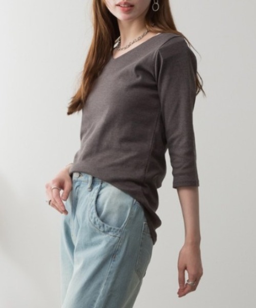RCD(アールシーディー)の「Vネック七分袖プルオーバー(Tシャツ/カットソー・レディース・ブラック/カーキ/チャコールグレー/杢グレー/オフホワイト・M/L/LL/3L)」の13枚目の写真