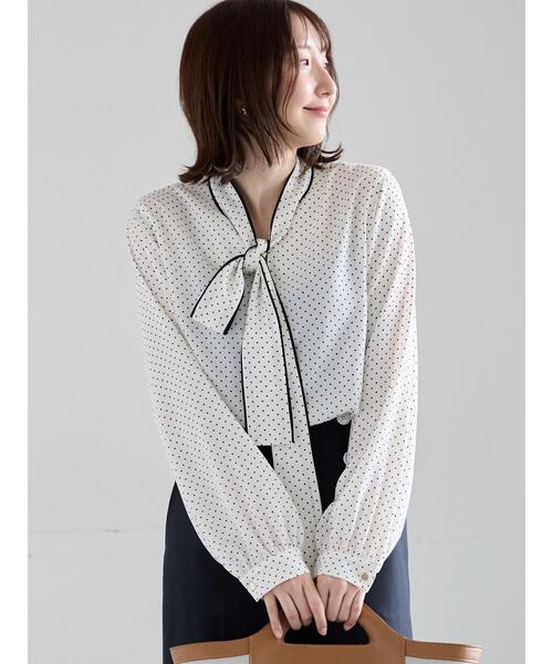 Te chichi（テチチ）の「パターンアソートボウタイブラウス《2026 spring catalog item》（シャツ/ブラウス・レディース・オフホワイト/ブルー/イエロー/ネイビー・F）」の17枚目の写真