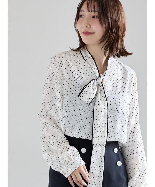 Te chichi（テチチ）の「パターンアソートボウタイブラウス《2026 spring catalog item》（シャツ/ブラウス・レディース・オフホワイト/ブルー/イエロー/ネイビー・F）」の18枚目の写真
