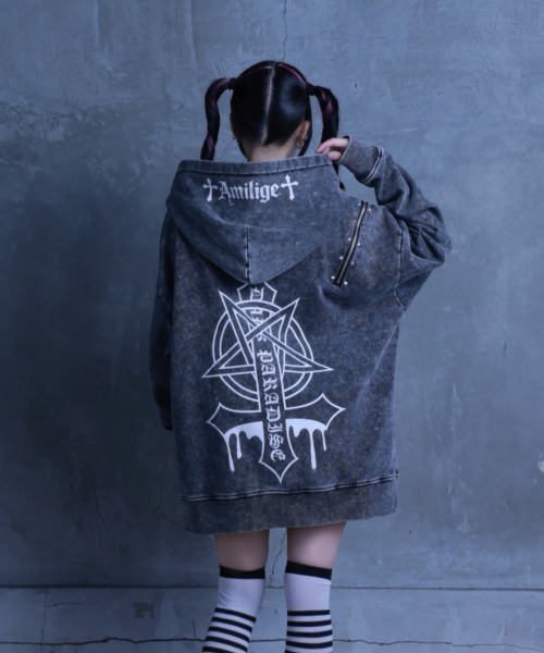 Amilige（アミリージュ）の「クロスプリントZIPパーカー（パーカー・レディース・ブラック/グレー・FREE）」の9枚目の写真