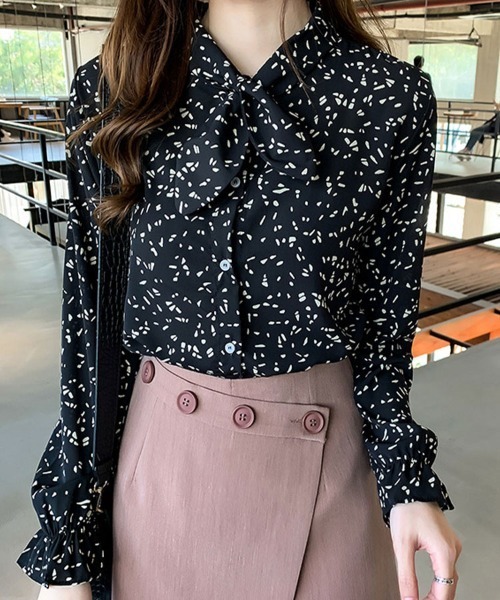 SallyLunn(サリーラン)の「蝶結びプリントシャツ(シャツ/ブラウス・レディース・グリーン/ブラック・LARGE/MEDIUM)」の1枚目の写真