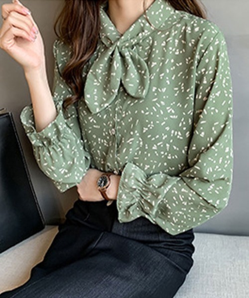SallyLunn(サリーラン)の「蝶結びプリントシャツ(シャツ/ブラウス・レディース・グリーン/ブラック・LARGE/MEDIUM)」の3枚目の写真