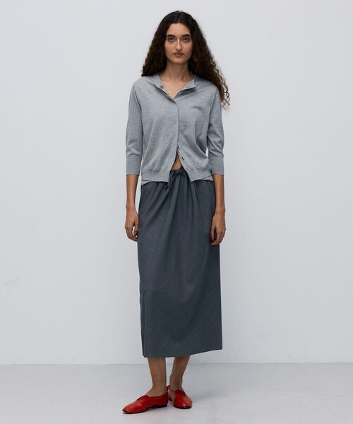 BACCA（バッカ）の「ハイゲージコットン クルーネックカーディガン（カーディガン/ボレロ・レディース・チャコールグレー・S）」の2枚目の写真