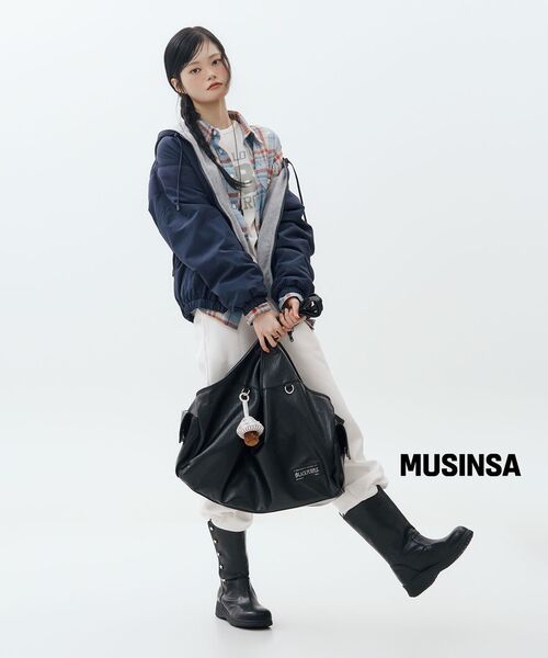 BLACKPURPLE(ブラックパープル)の「マックスポート ビキ バッグ MaxxPort Vicky Bag_Crack Black(ショルダーバッグ・レディース・ブラック・FREE)」の18枚目の写真