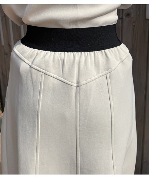 LUGIVA（ルギヴァ）の「【LUGIVA/ルギバ】フロントジップスウェットロングスカート（スカート・レディース・オフホワイト/ブラック・FREE）」の12枚目の写真