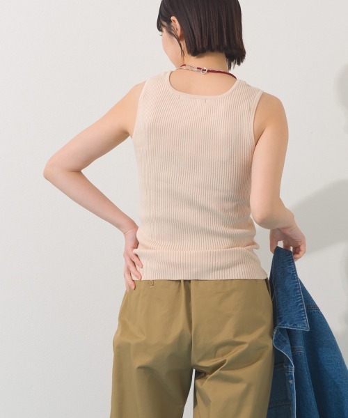 OMNES(オムネス)の「横編みリブタンクトップ(タンクトップ・レディース・オートミール/ライトグレー/アイボリー/ブラック・FREE)」の7枚目の写真