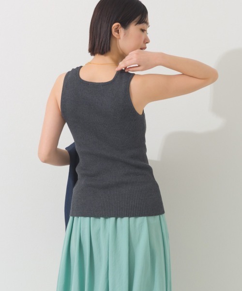 OMNES(オムネス)の「横編みリブタンクトップ(タンクトップ・レディース・オートミール/ライトグレー/アイボリー/ブラック・FREE)」の17枚目の写真