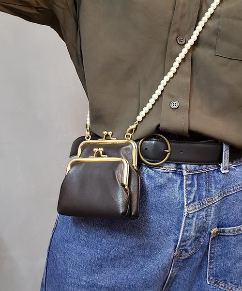 MAISON SELECT(メゾンセレクト)の「2C21-MZ パールチェーンストラップ ダブルがま口 ミニショルダー(ショルダーバッグ・レディース・レッド/ライトピンク/ブラック・ONESIZE)」の2枚目の写真
