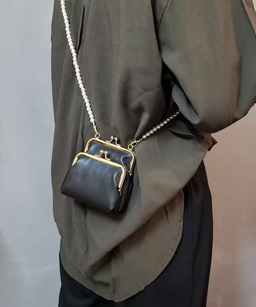 MAISON SELECT(メゾンセレクト)の「2C21-MZ パールチェーンストラップ ダブルがま口 ミニショルダー(ショルダーバッグ・レディース・レッド/ライトピンク/ブラック・ONESIZE)」の10枚目の写真