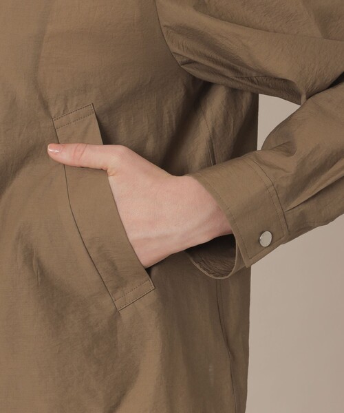 MACKINTOSH LONDON（マッキントッシュ ロンドン）の「【婦人画報4月号掲載】シルケットタフタショートコート（その他アウター・レディース・ベージュ/イエロー/ブラウン・38/40）」の9枚目の写真