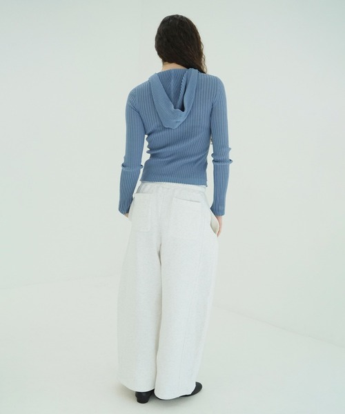 CLANE（クラネ）の「SHEER HOODED KNIT CARDIGAN（パーカー・レディース・アイボリー/サックスブルー・1/2）」の8枚目の写真