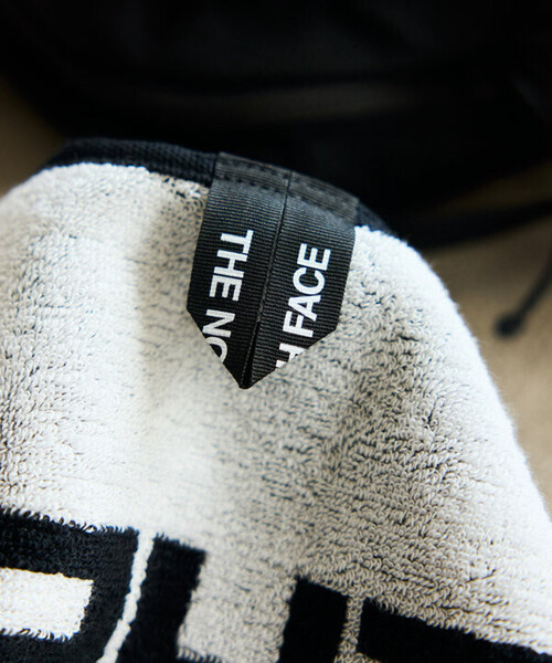 THE NORTH FACE（ザノースフェイス）の「THE NORTH FACE/ザ・ノース・フェイス Comfort Cotton Towel M / NN22101 コンフォートコットンタオルM（タオル・メンズ・イエロー/ブルー/ブラック・ONE SIZE）」の11枚目の写真