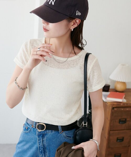 DISCOAT(ディスコート)の「【WEB限定】シアーワッフルクルーネックコンパクトTシャツ(Tシャツ/カットソー・レディース・ネイビー/グレイッシュベージュ/アイボリー/ミント・MEDIUM)」の5枚目の写真