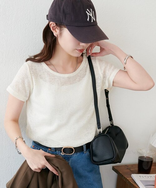 DISCOAT(ディスコート)の「【WEB限定】シアーワッフルクルーネックコンパクトTシャツ(Tシャツ/カットソー・レディース・ネイビー/グレイッシュベージュ/アイボリー/ミント・MEDIUM)」の7枚目の写真