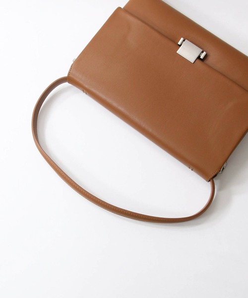 Gready Brilliant（グレディブリリアン）の「ソフトフラップショルダー（ショルダーバッグ・レディース・ブラック/ブラウン・FREE）」の21枚目の写真