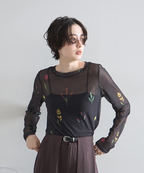 &. NOSTALGIA（アンドドットノスタルジア）の「フラワープリントシアートップス（Tシャツ/カットソー・レディース・アイボリー/ブラック・M）」の8枚目の写真